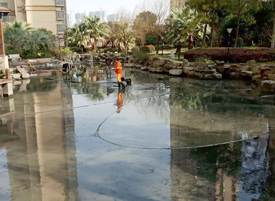 顺城景观池淤泥清理